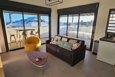 Image de A 2 pas du lagon (St Pierre) magnifique T3 avec immense terrasse et parking rare