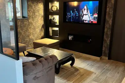 Image de maison de bourg avec salle de jeux