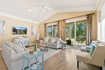 Image de View On The Links - Quiet Escape - Minutes from the beach and resort perks