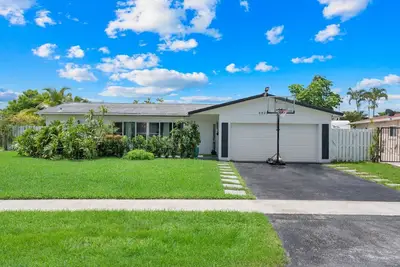 Image de Relaxing Retreat with Pool: Spacious 3br Home in North Lauderdale.