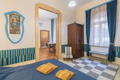 Image de Nice quiet apartment in the castle district, 3 minutes to the historical castle.