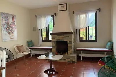 Image de Pretty house with a most beautiful view of mountains and volcanoes!