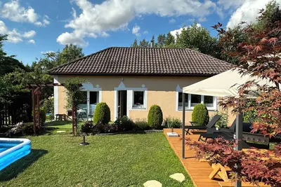 Image de Einzigartiges Ferienparadies in Einem 6000 m2 Garten fĂĽr Erholung und Romantik