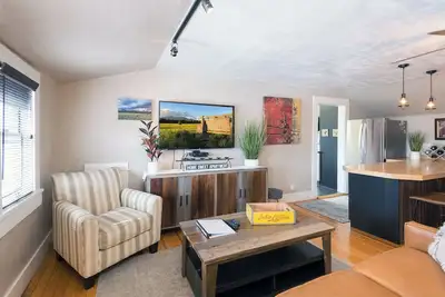 Image de The Loft on Humphreys:  A Charming 2 Br Apartment in Downtown Flagstaff with A/C