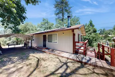 Image de Spacious home in Sequoia National Forest