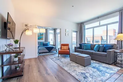 Image de Extravagant 2 Br Penthouse in Heart of the City