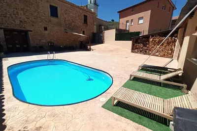 Image de Maison de campagne \"Palacio De Velamazán\" avec vue sur les montagnes, piscine privée et Wi-Fi