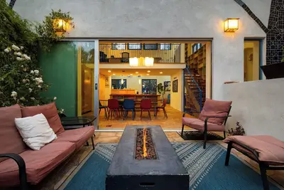 Image de Stay on the Venice Beach Canals! 3b/2. 5ba Home w/Patio near Venice Pier!
