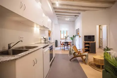 Image de 12Ara1093- New & Spacious 3br in the Gothic