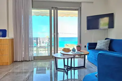 Image de A stunning new house overlooking blue Aegean sea! !