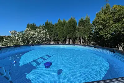 Image de Agde F3 au calme, piscine privative, jardin clôturé, proche plages et commerces.