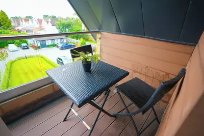 Image de Two Bedroom Apartment with Balcony opposite Osterly Park.