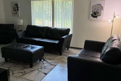Image de Beautifully furnished 2-bedroom one bath apartment with fitness room, in Toledo