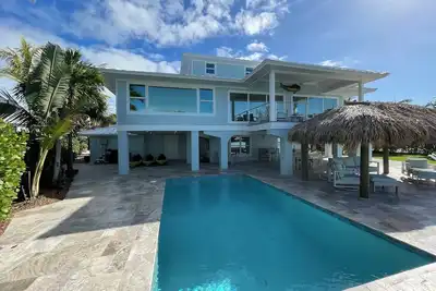 Image de Sunset Paradise: 4 bedroom/5 bathroom, oceanfront with pool