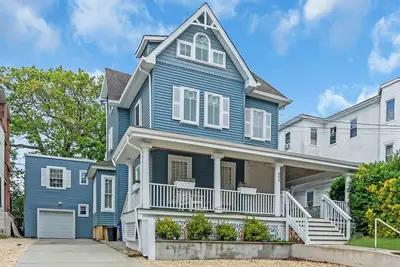 Image de Cozy 2br Guest House - Sleeps 6 - Walk to Asbury Park Beach & Restaurants!