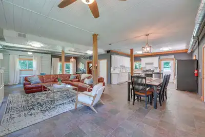 Image de Peaceful Warrenville Home: 1 Mi to Herrick Lake!