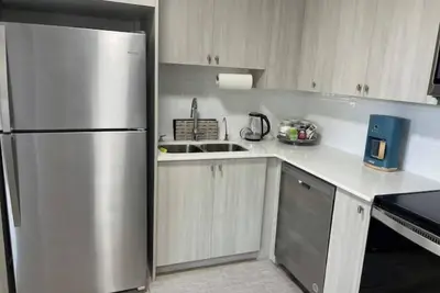 Image de 1 Bedroom Cozy Basement Suite