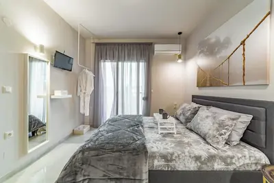 Modern flat, few minutes away from Beach