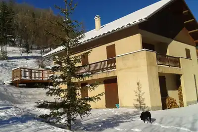 Image de Bel appartement rénové dans chalet, très spacieux 120 m2, confortable, convivial
