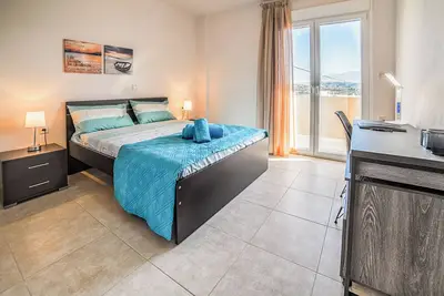 Veranda Flat, few minutes away from Beach