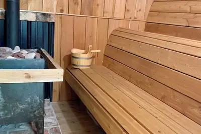 Image de \"Dad's Garage\" Cozy 2-bdrm house w/ Sauna, Fireplace, King Bed, WiFi & Ac