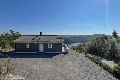 Image de Belle maison de 3 chambres à Lyngdal