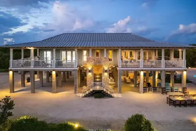 Image de Ocean Front Oasis Private Resort Like Home - With Protected 45' Boat Slip