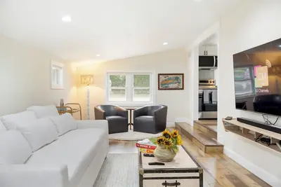 Image de Modern Hamptons Getaway: 5 minutes to the Beach and Restaurants!