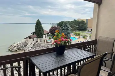 Image de Amazing 8 Island Lake Erie views from your balcony in a gated resort community