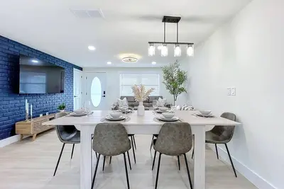 Image de Poolside Paradise Near Siesta Key Beach