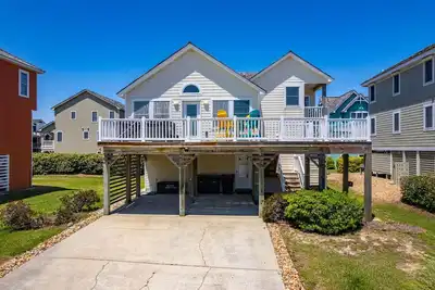 Image de Beachology: Oceanside, Private Hot Tub, Community Pool, Close to Beach