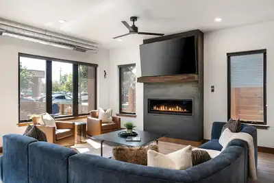 Image de New! Home Again Luxury Haven - Sleeps 8