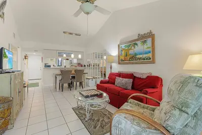 Image de 2/2 Condo in Bonita Springs! 2 Miles to the Beach!
