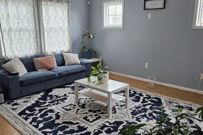 Image de Cozy Room, shared bathroom.