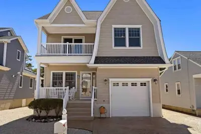 Image de Lbi Beach House-Spray Beach, 4br, 3. 5 Bath, minutes walk to beach w/pool
