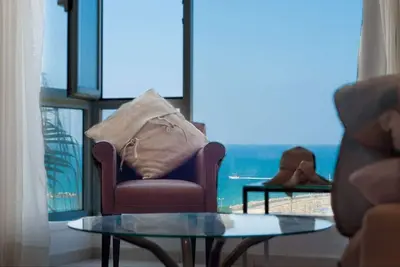 Image de Bright and Charming 1br Apt w Sea Views Near Shore