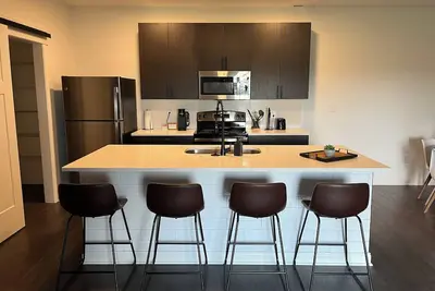 Image de Modern Cozy 2-bdrm 2-bath Escape