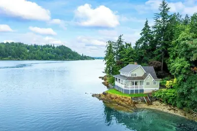 Image de Historic Beach Cottage on The Puget Sound