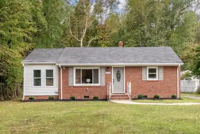 Image de Charming 3-bedroom house with Ac and WiFi in enchanting Petersburg.