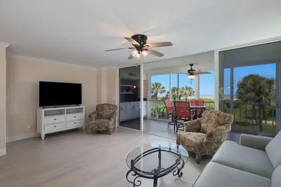 Image de Gorgeous Gulf Front Townhome on East End
