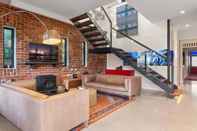 Image de Quaint 4-Bed with Backyard, 5-Min to the Beach