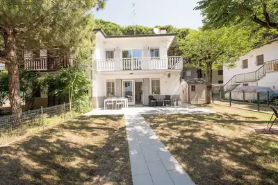 Image de Villa HalaveliHome Relax in this oasis of quiet and elegance near the sea