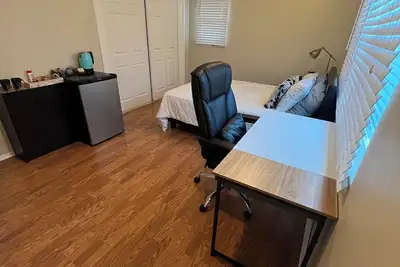 Image de Private and cozy master suite 5 to 18 minutes to Lax, SoFi Stadium and beaches! !