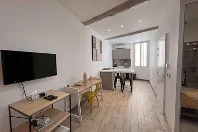 Image de B032 Grand studio au marche Forville