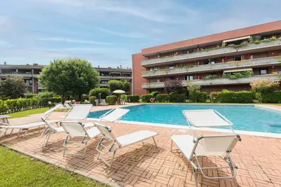 Image de Modern apartment just 300 meters from the beaches of Lake Garda