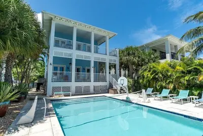 Image de Tranquil Tides~ Waterfront Pool Home 75` Dock!