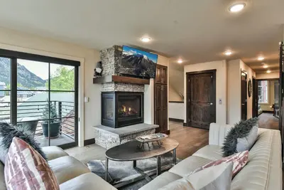 Image de Frisco Gold Townhome: Downtown Luxury, Great Views