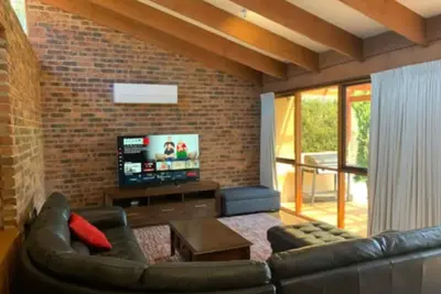 Image de New to Vrbo: Warm and Spacious 5br Home w\/Wifi&Multiple Parking