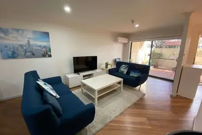 Image de New to Vrbo: Quiet 2 bedroom Apt in the heart of old Kingston