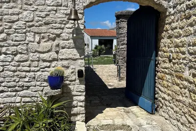 Image de Maison Hélène Oléron\nCalme et authentique à 2 minutes de la cotinière!